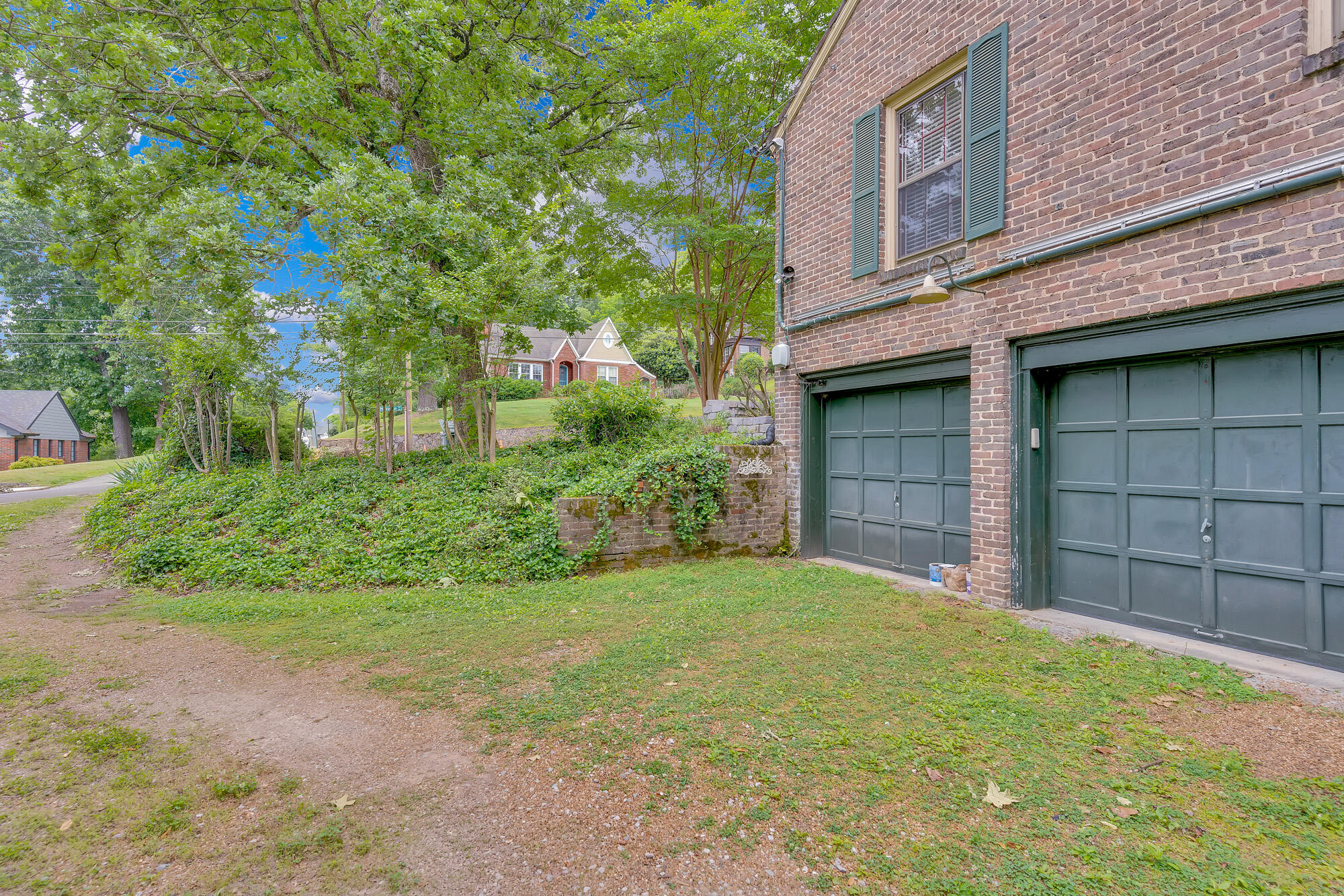 817 Mount Vernon Ave