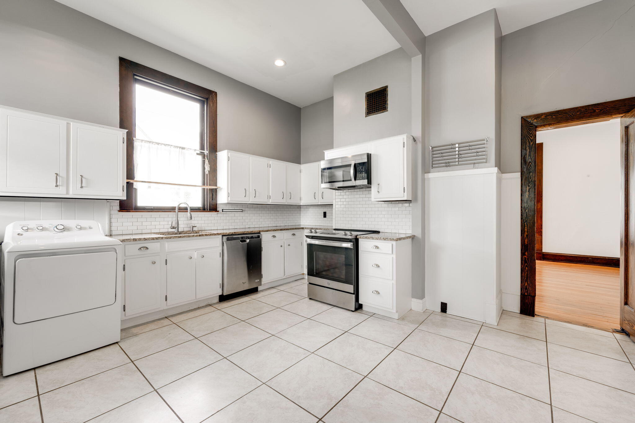 1406 Chamberlain Avenue