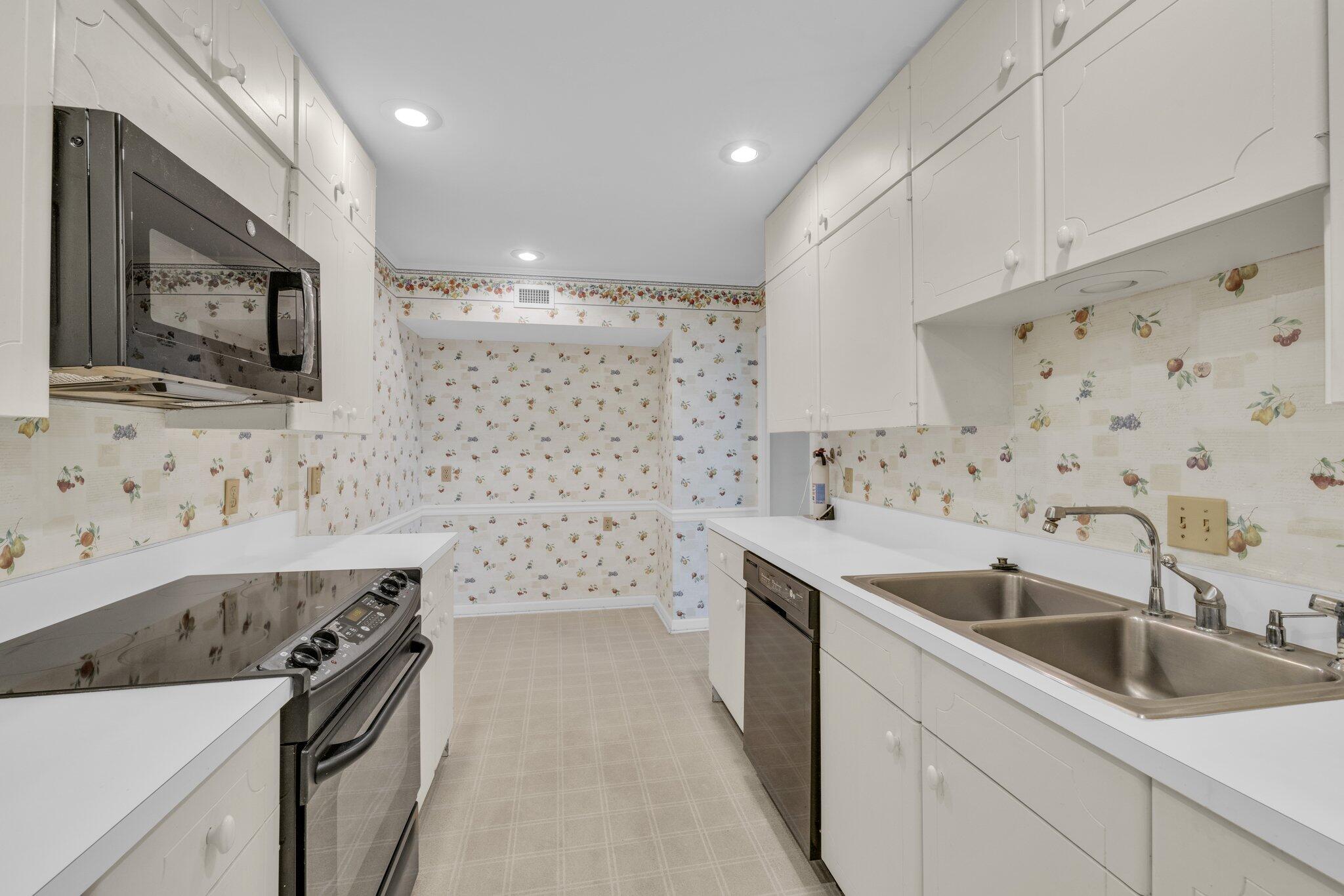 1414 Continental Drive, 504