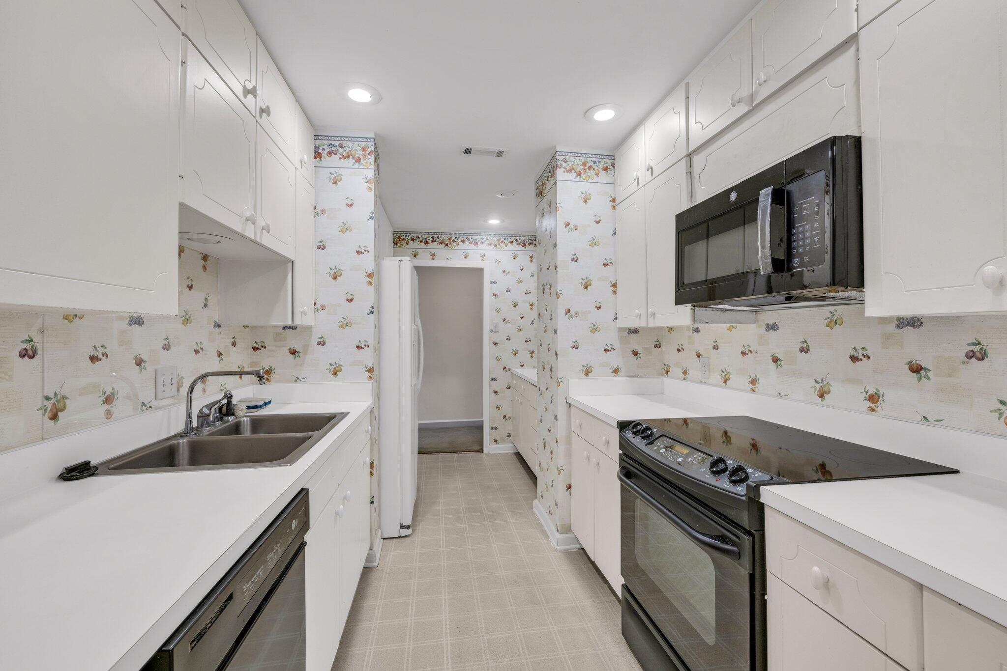 1414 Continental Drive, 504