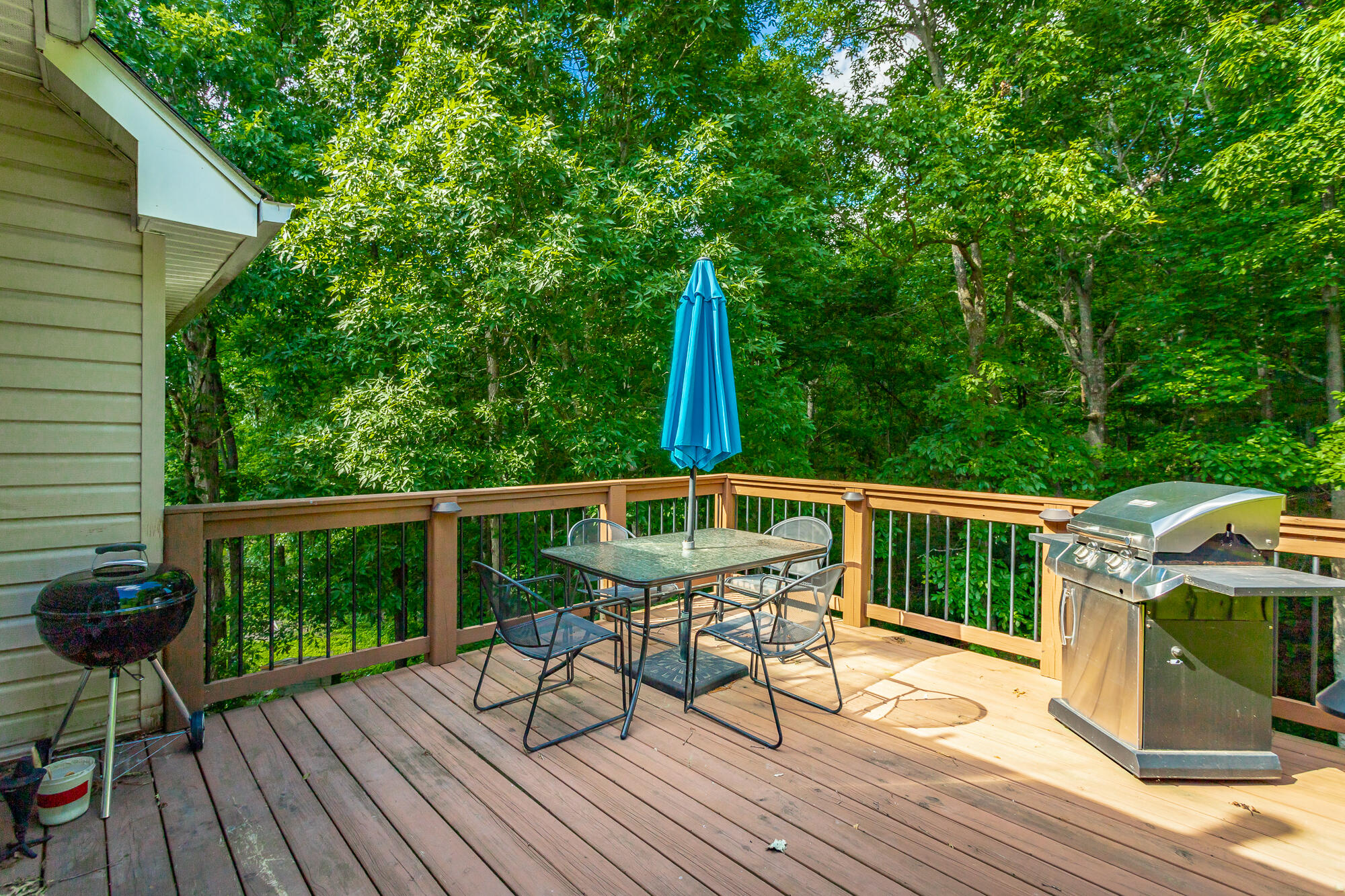 579 Middle View Drive