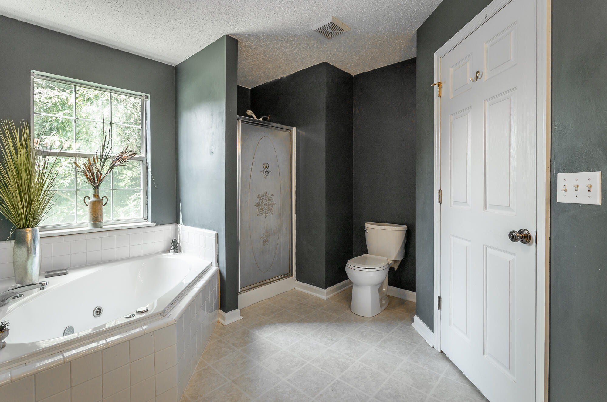 579 Middle View Drive