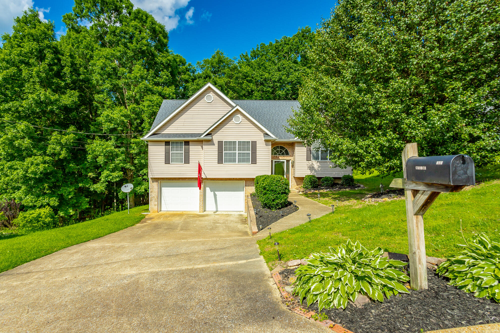 579 Middle View Drive