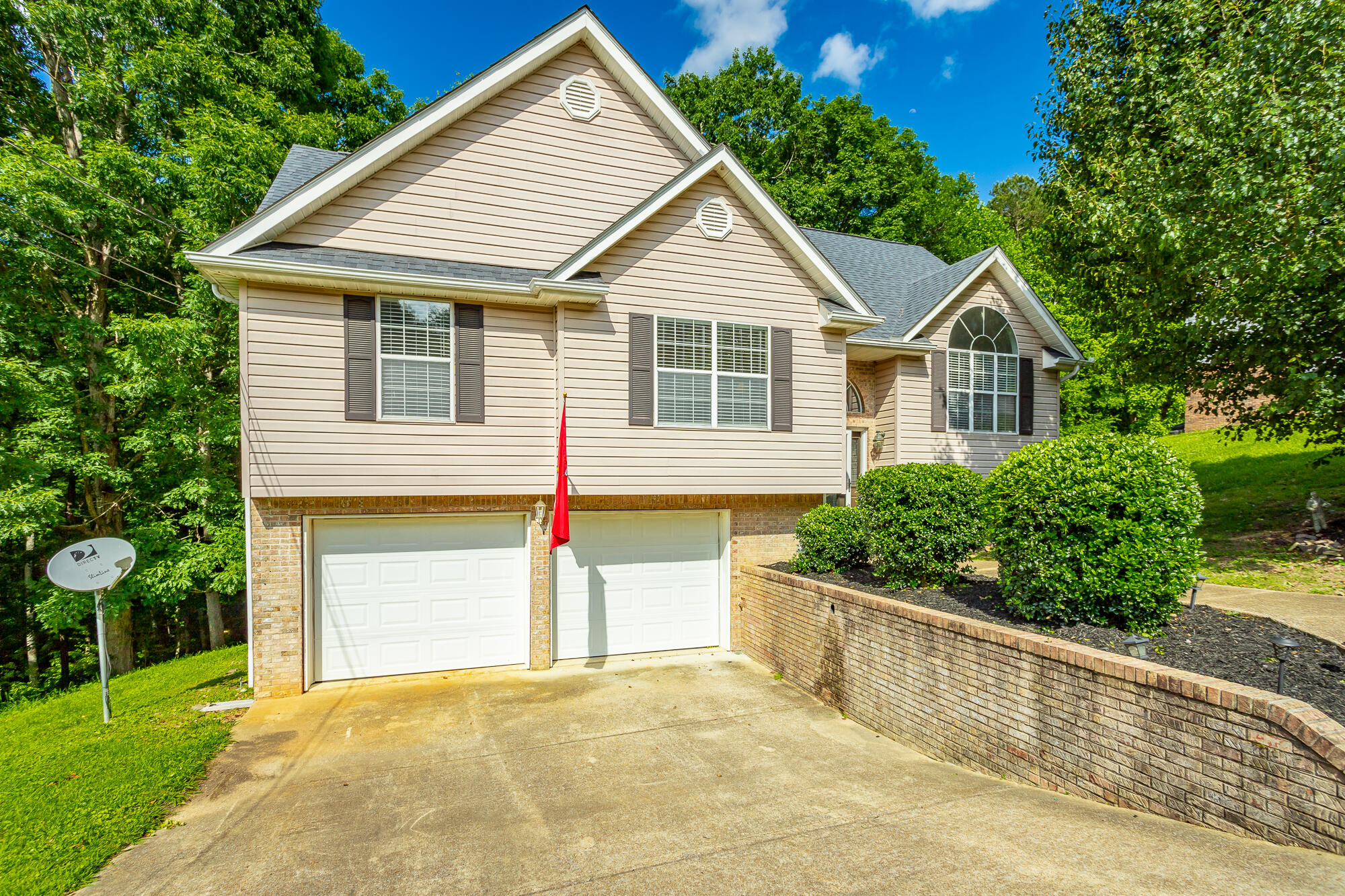 579 Middle View Drive