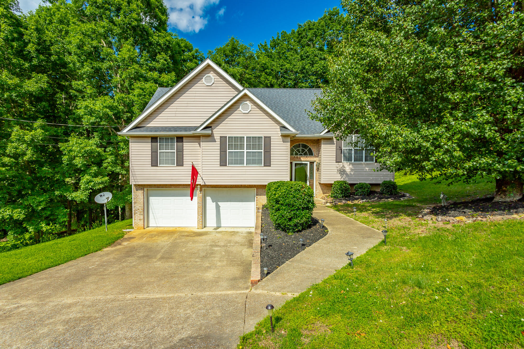 579 Middle View Drive