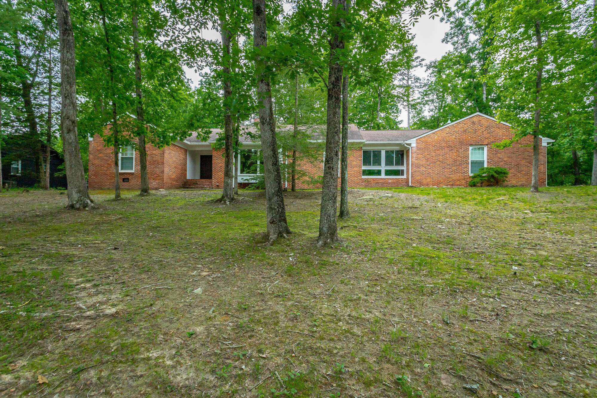 943 Ravine Road