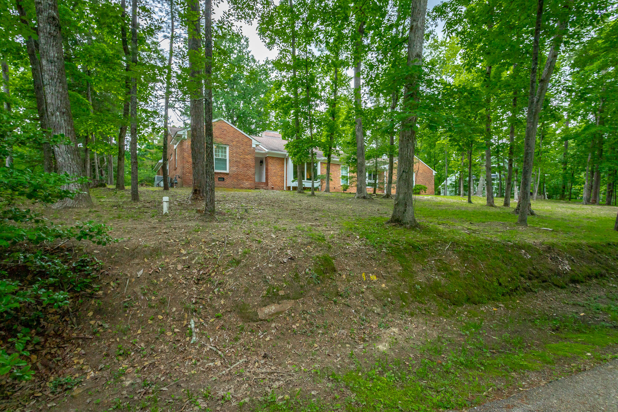 943 Ravine Road