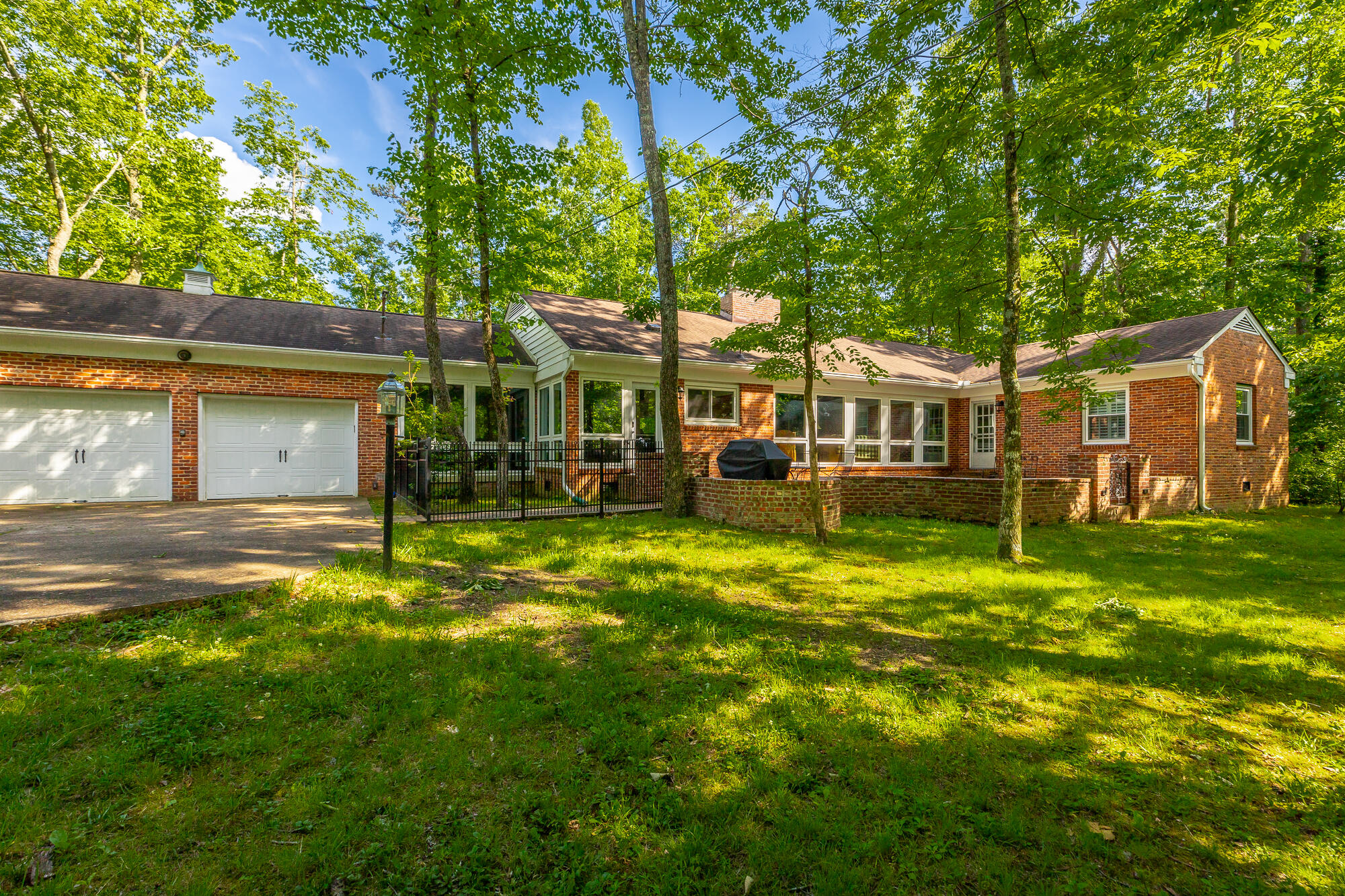 943 Ravine Road
