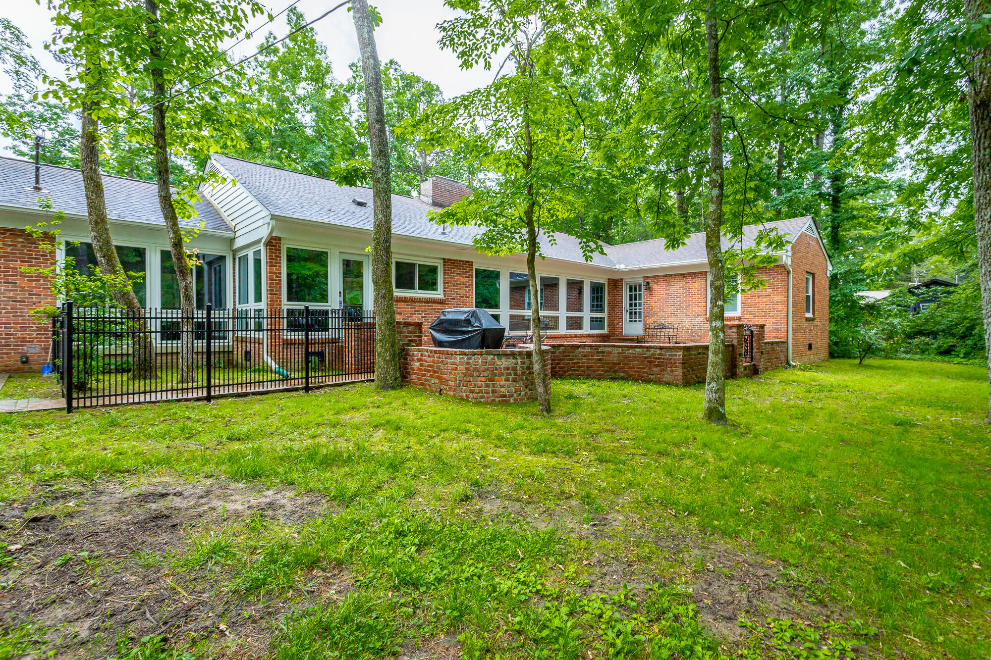 943 Ravine Road
