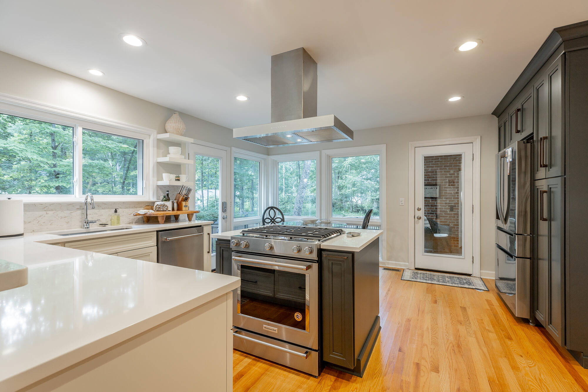 943 Ravine Road