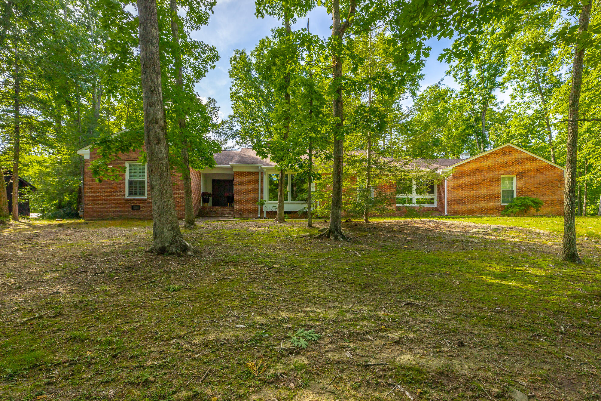 943 Ravine Road