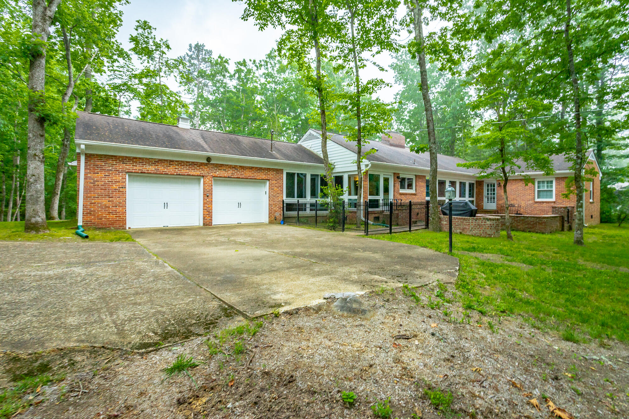 943 Ravine Road