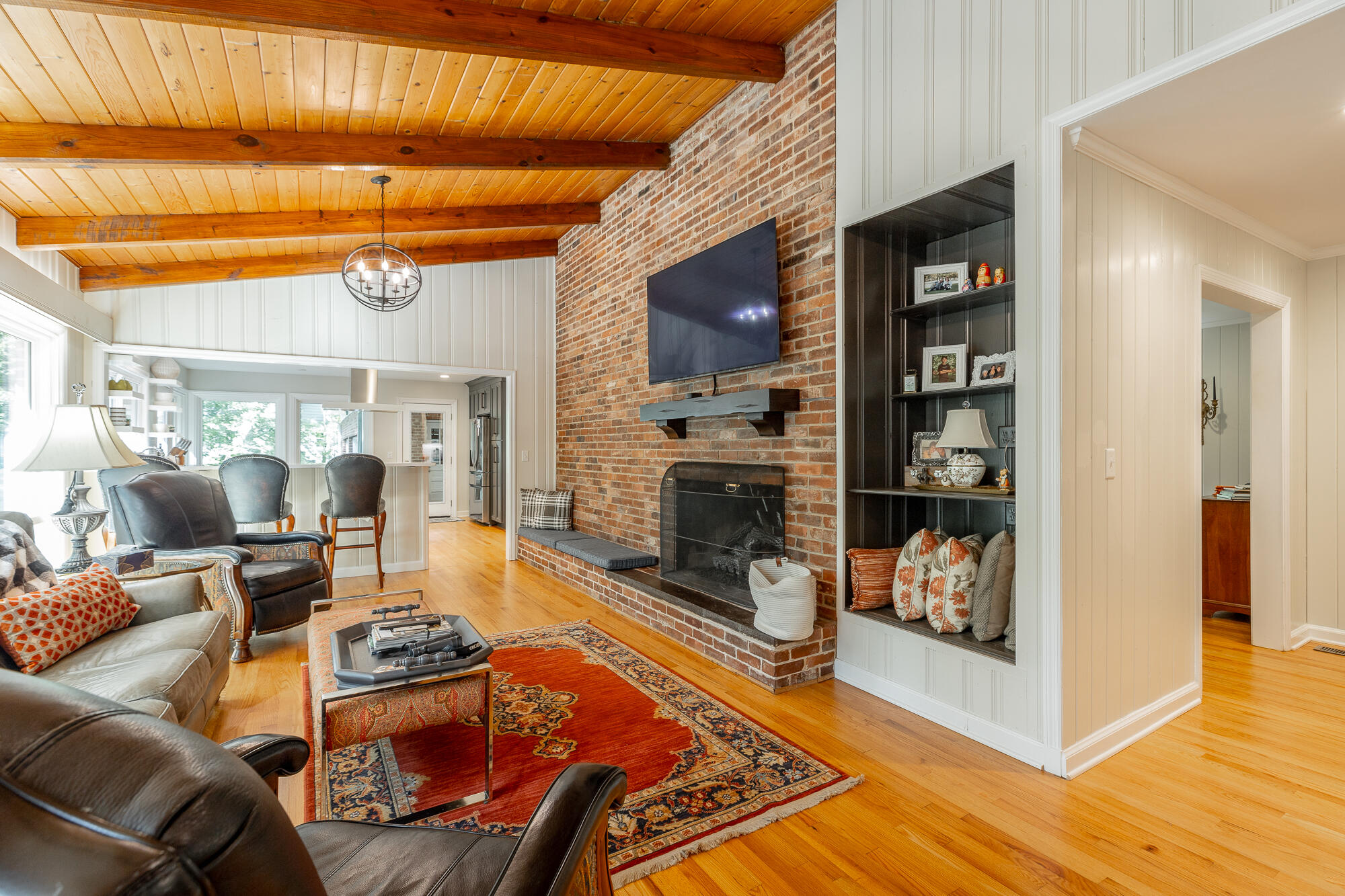 943 Ravine Road