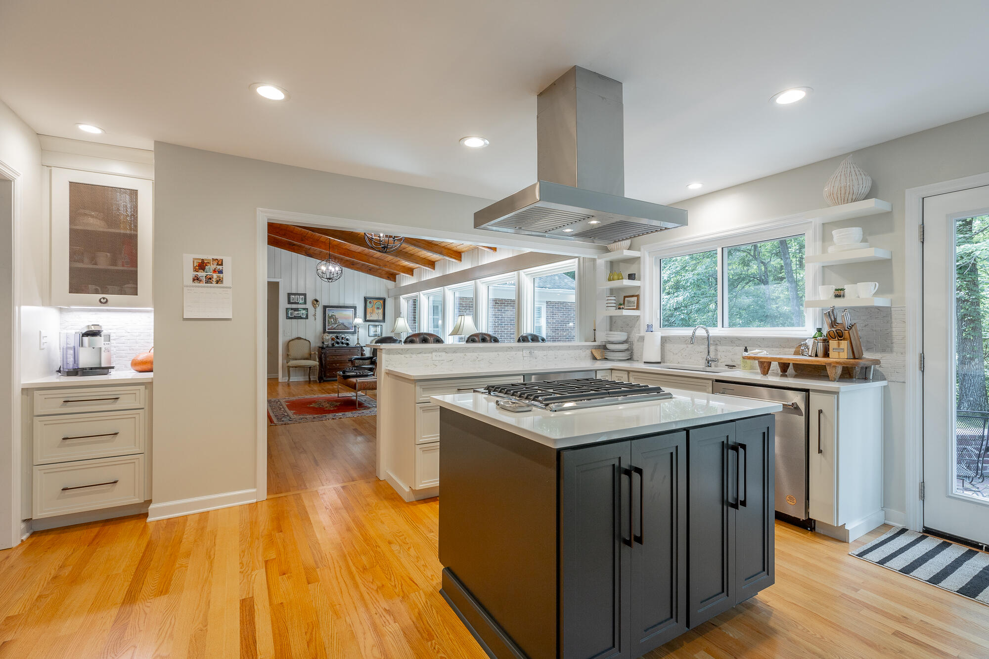 943 Ravine Road
