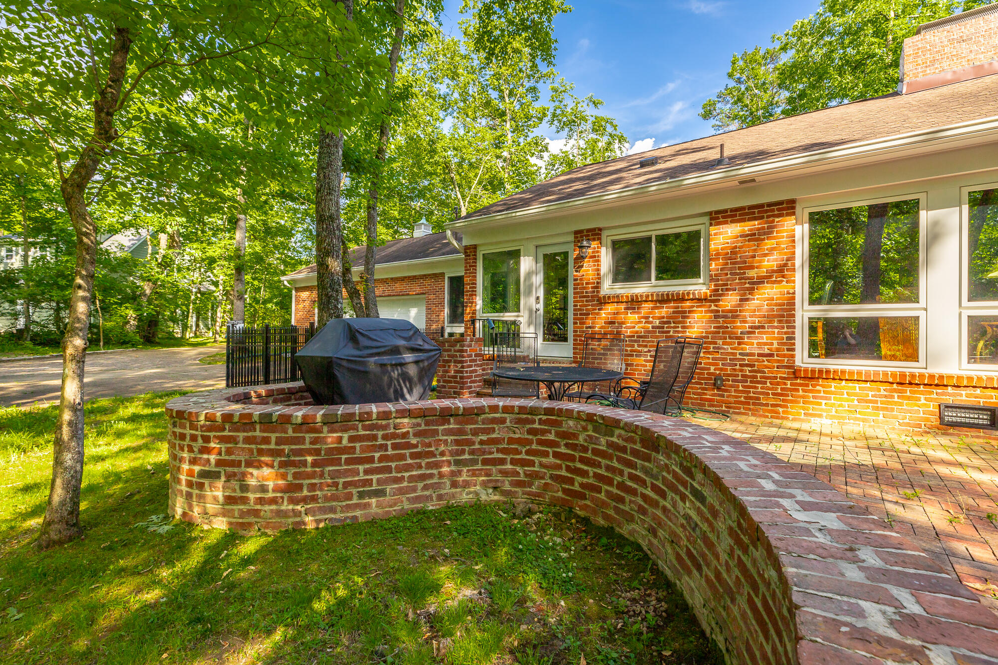 943 Ravine Road