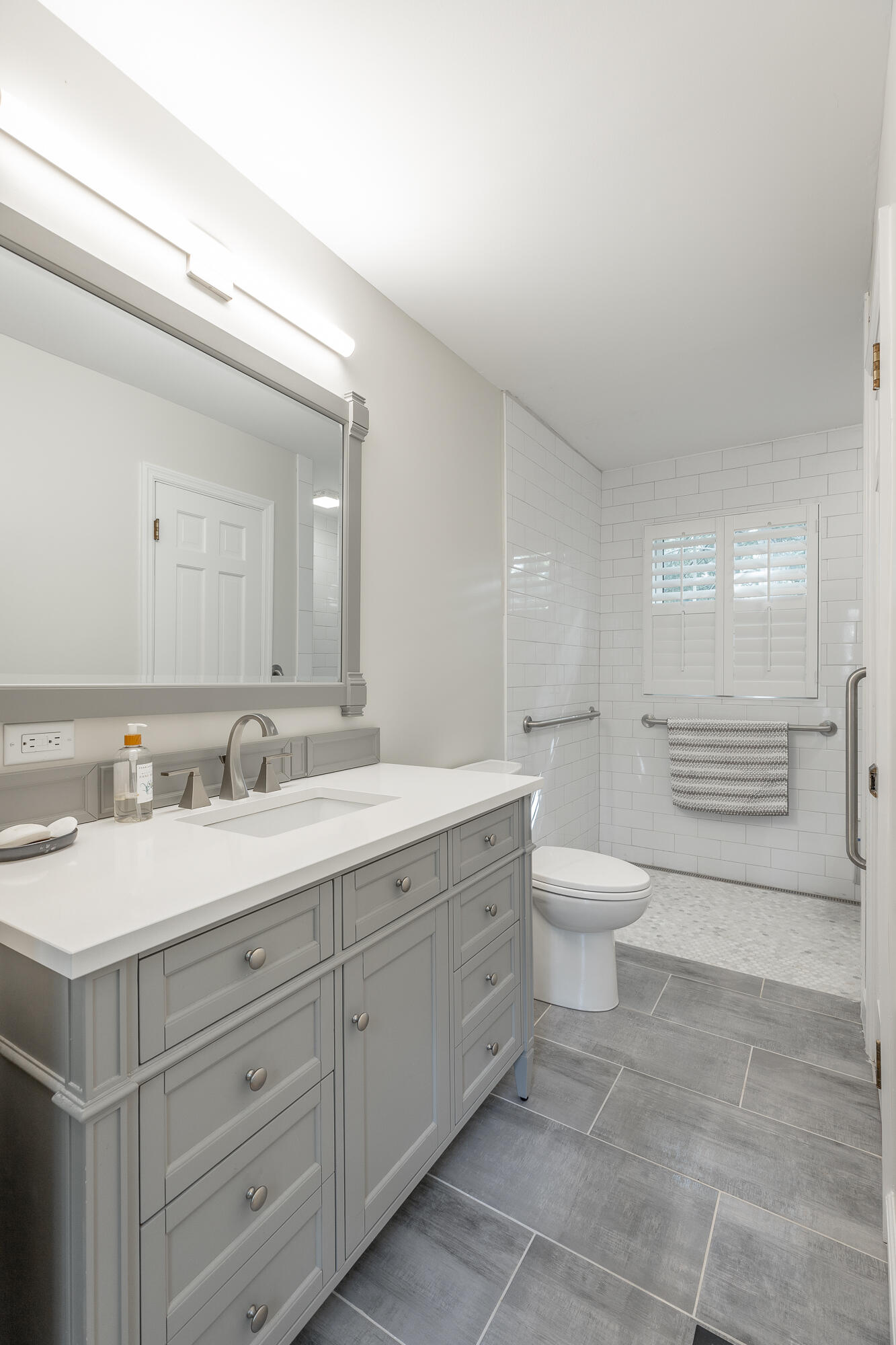943 Ravine Road