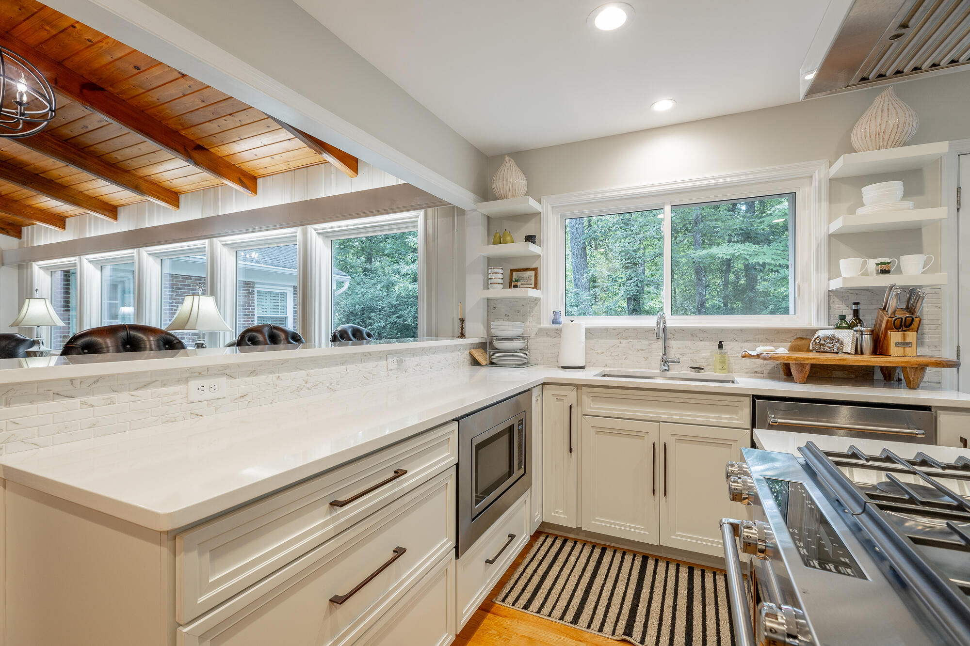 943 Ravine Road