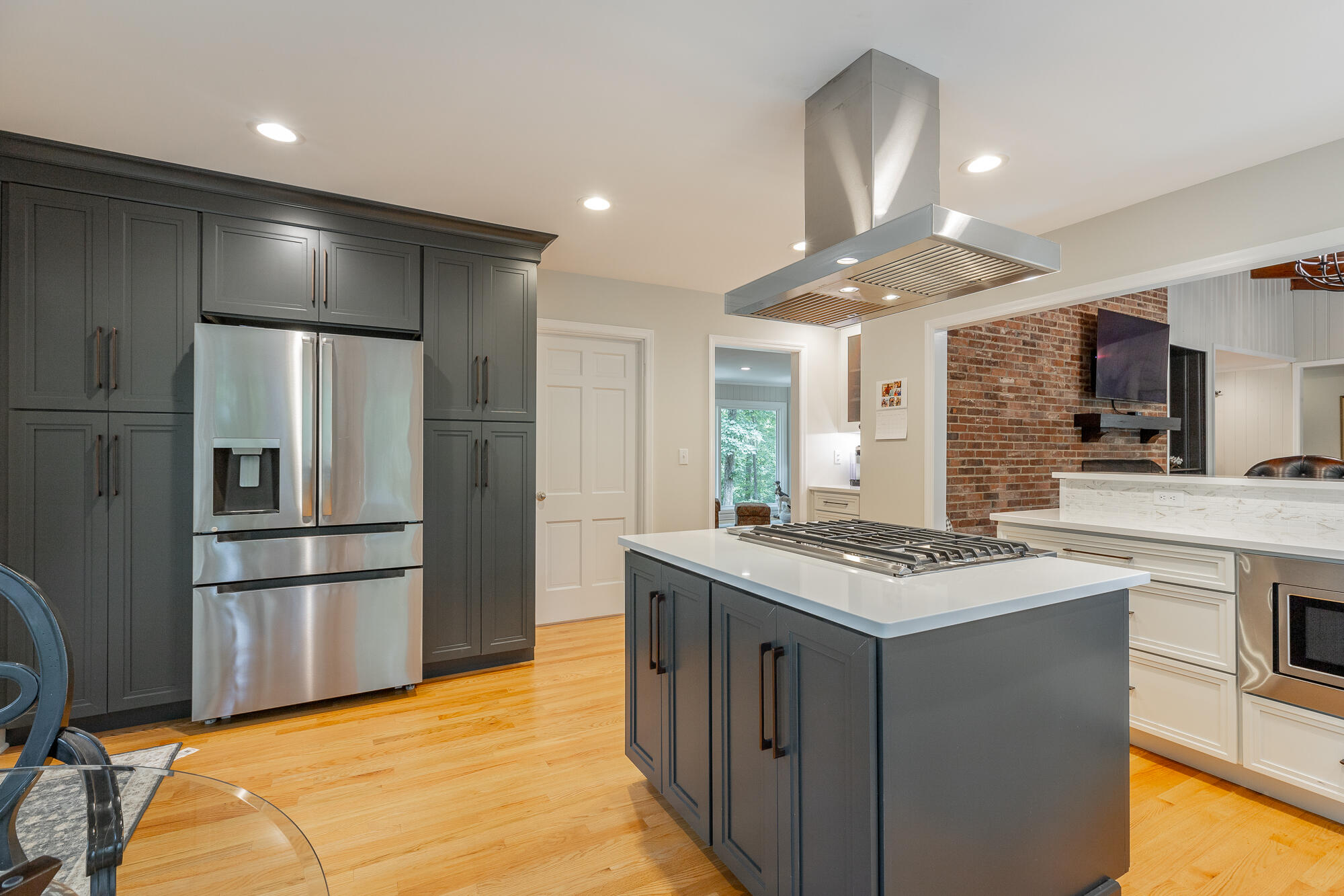 943 Ravine Road
