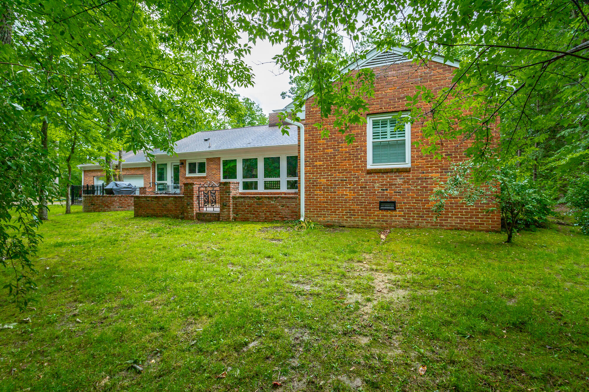 943 Ravine Road