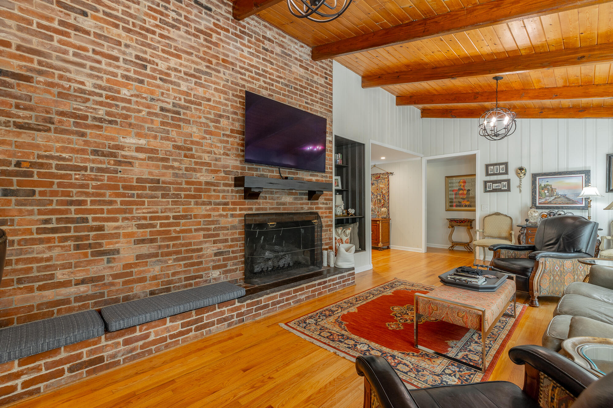 943 Ravine Road