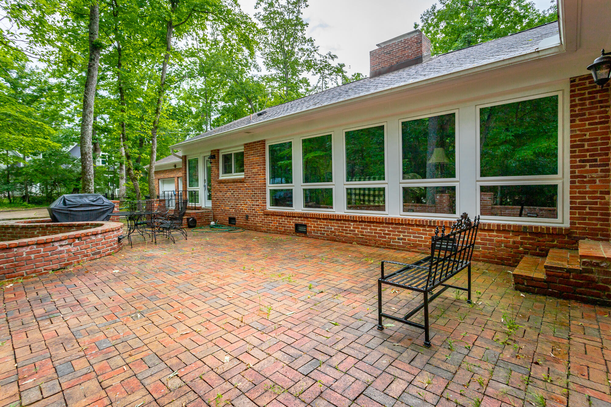 943 Ravine Road