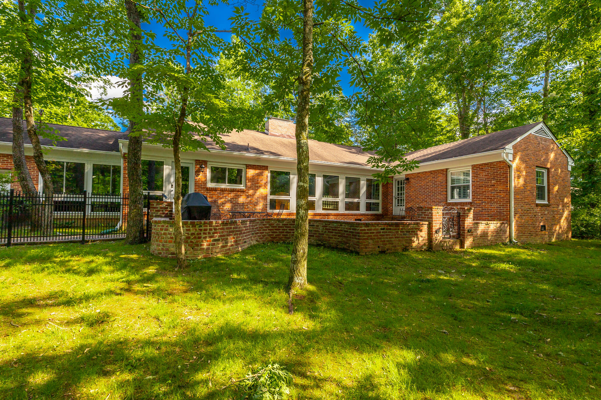 943 Ravine Road