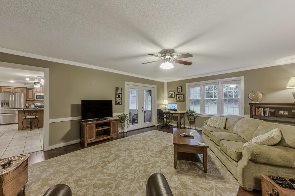 46 Hidden Brook Lane, 181