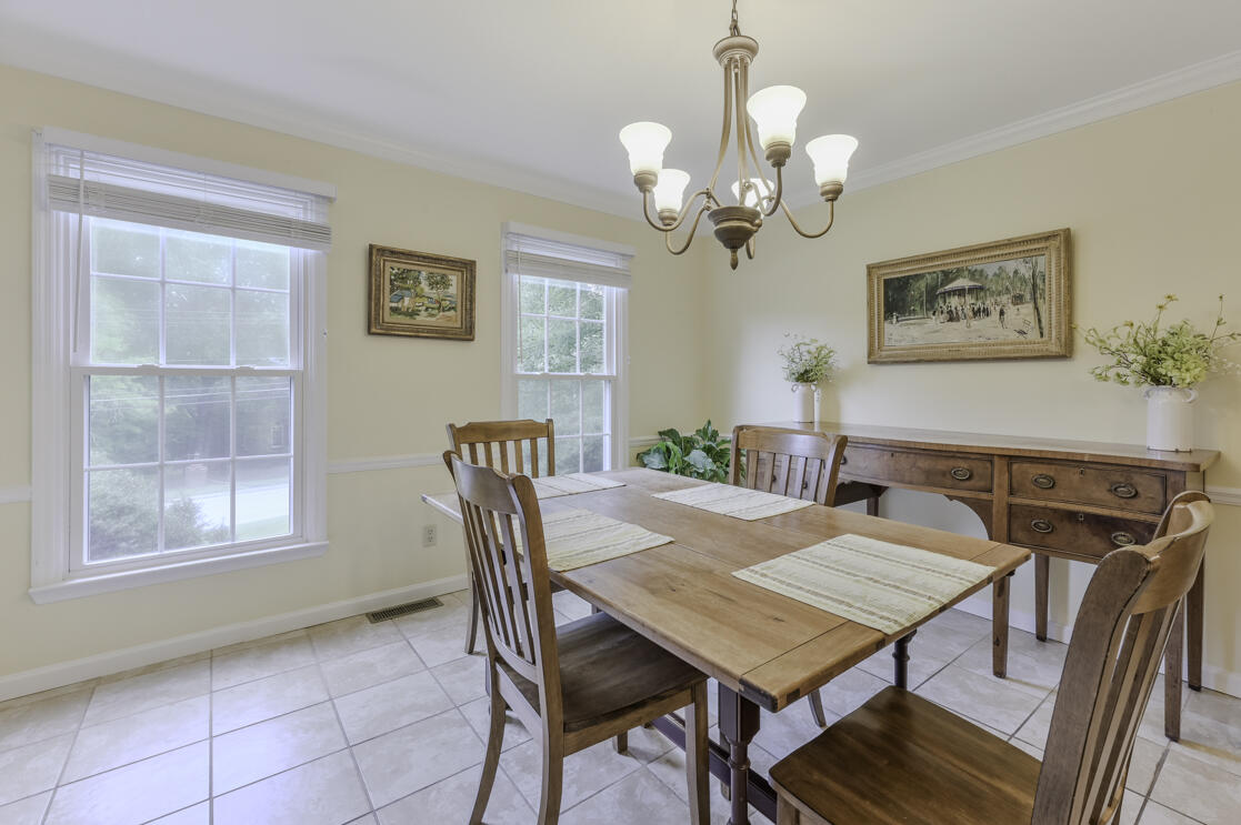 46 Hidden Brook Lane, 181