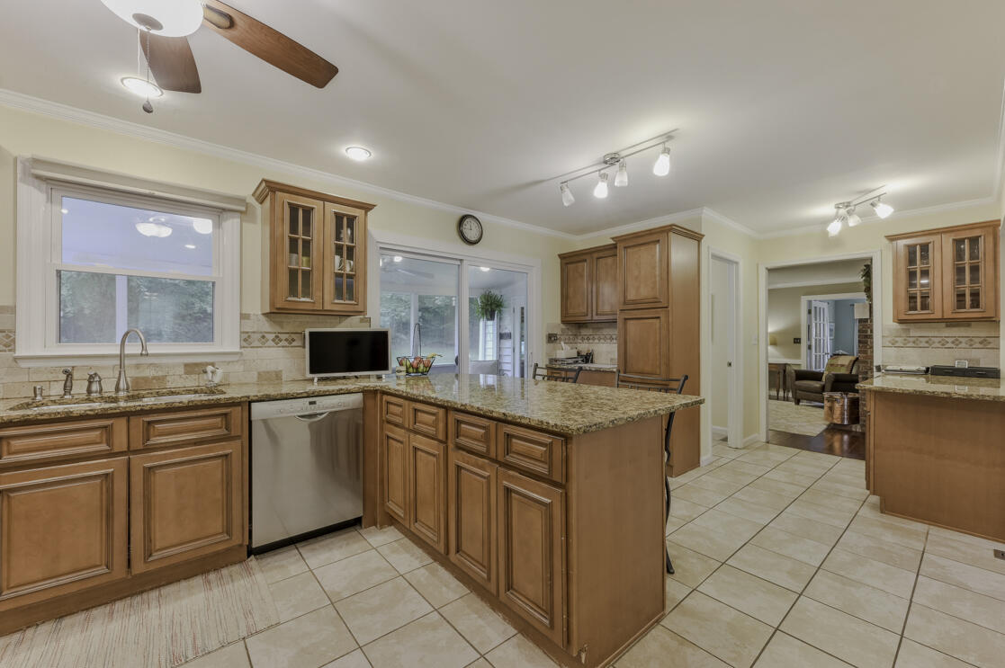 46 Hidden Brook Lane, 181