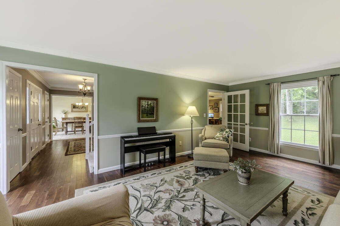46 Hidden Brook Lane, 181