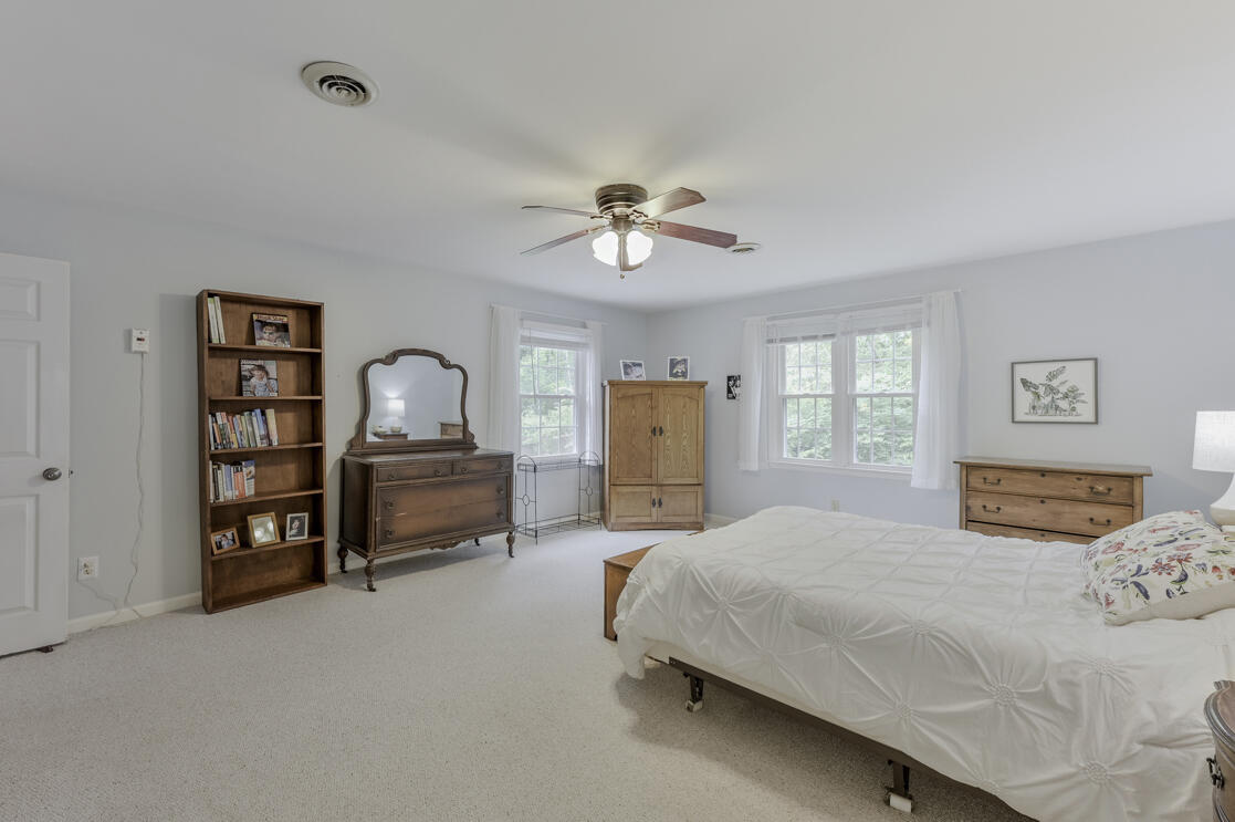 46 Hidden Brook Lane, 181