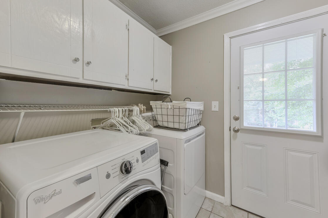 46 Hidden Brook Lane, 181