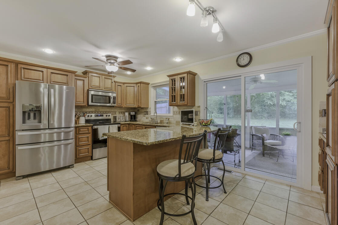 46 Hidden Brook Lane, 181