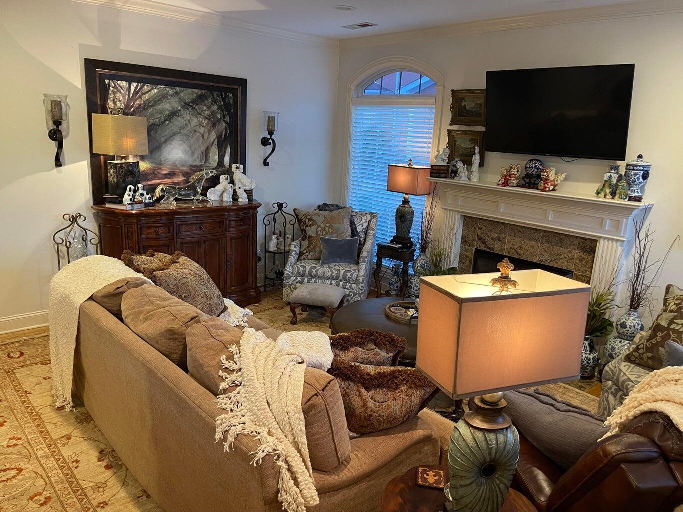 1303 Renaissance Ct