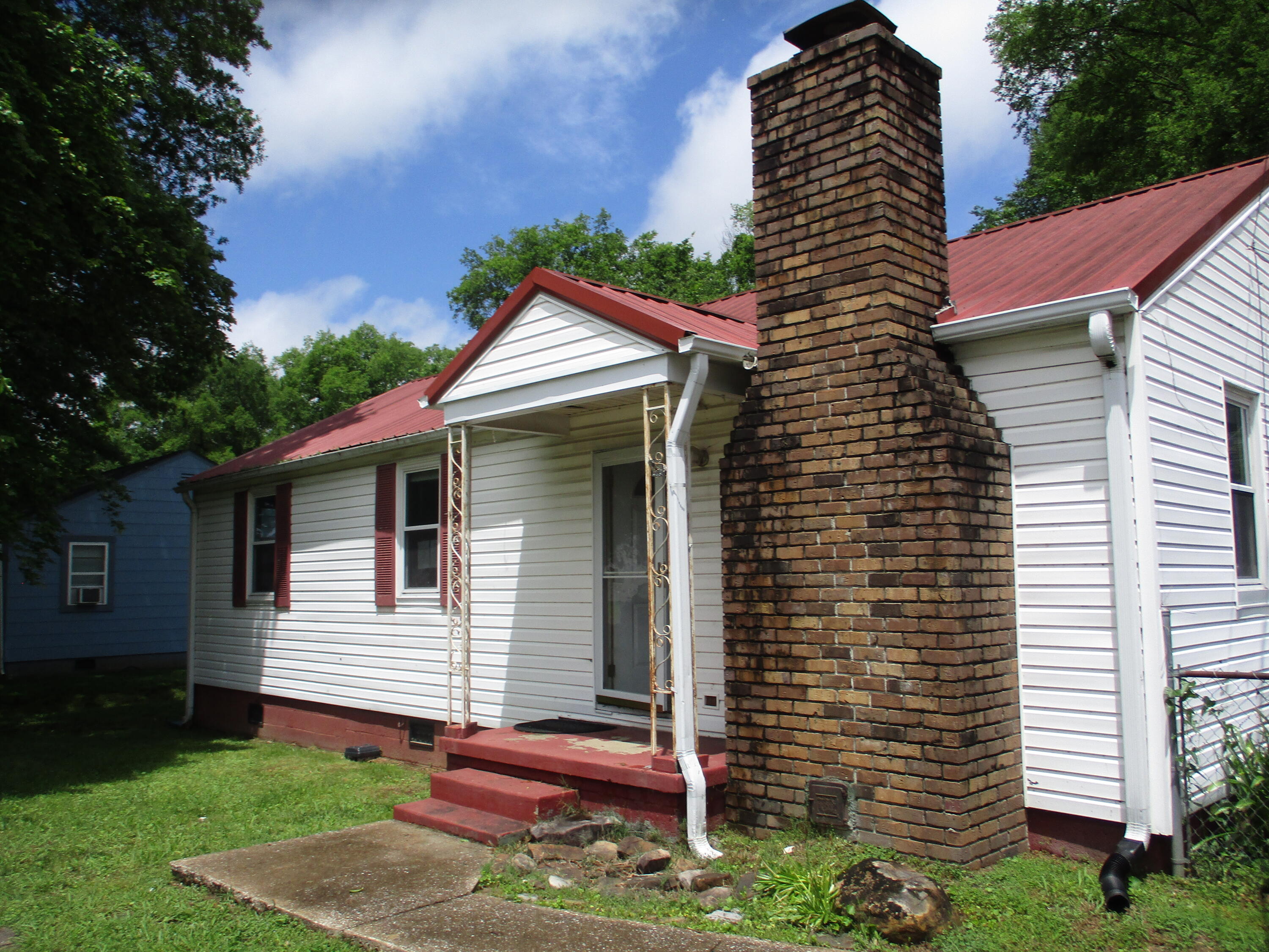 1703 Strawberry Lane