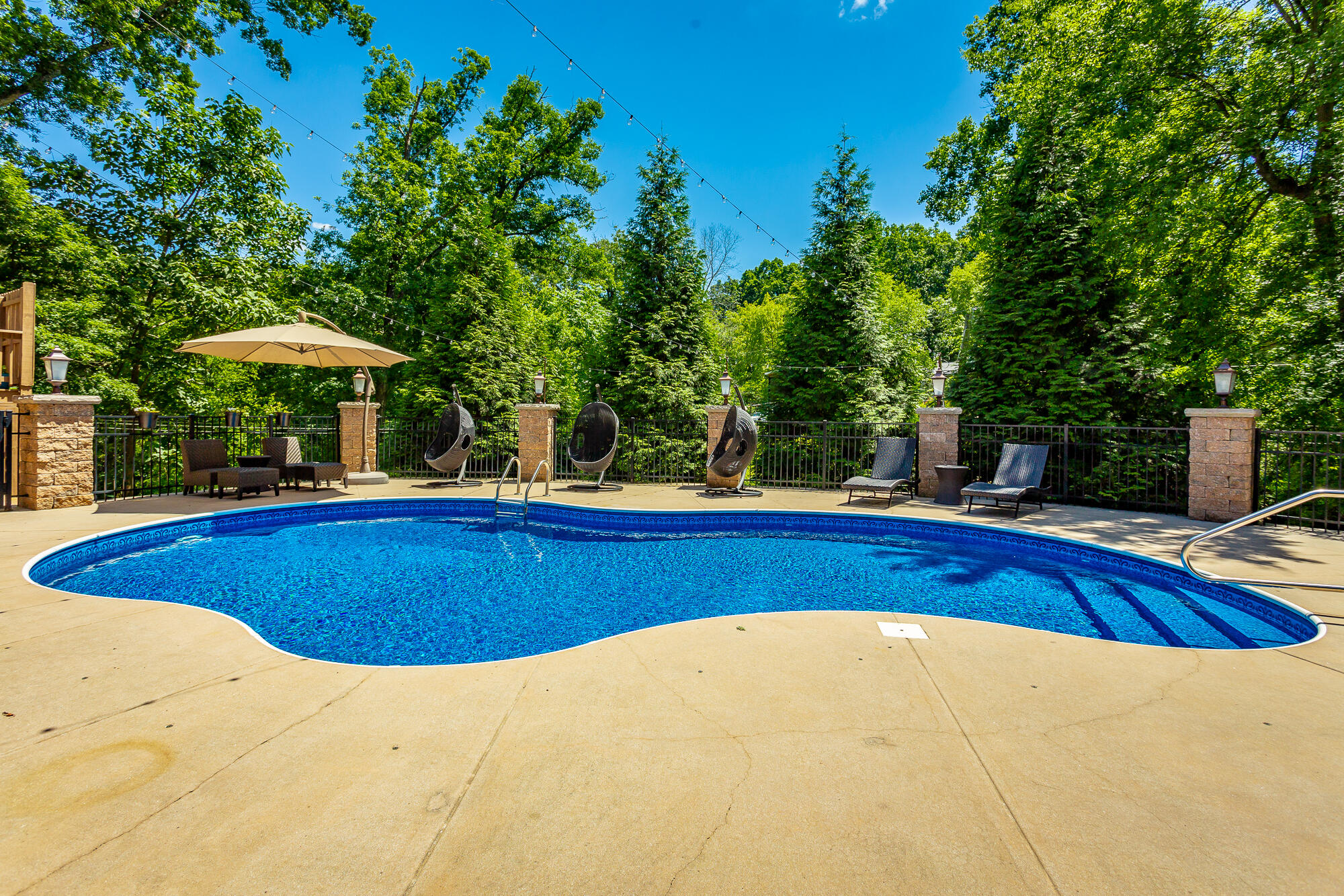 5841 Northshore Drive