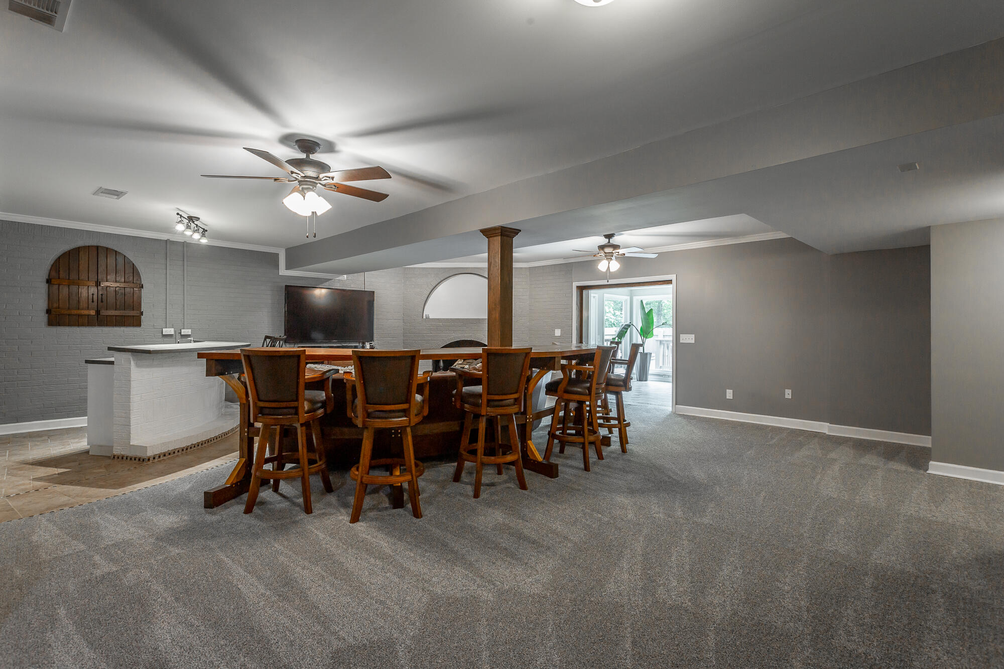 5841 Northshore Drive