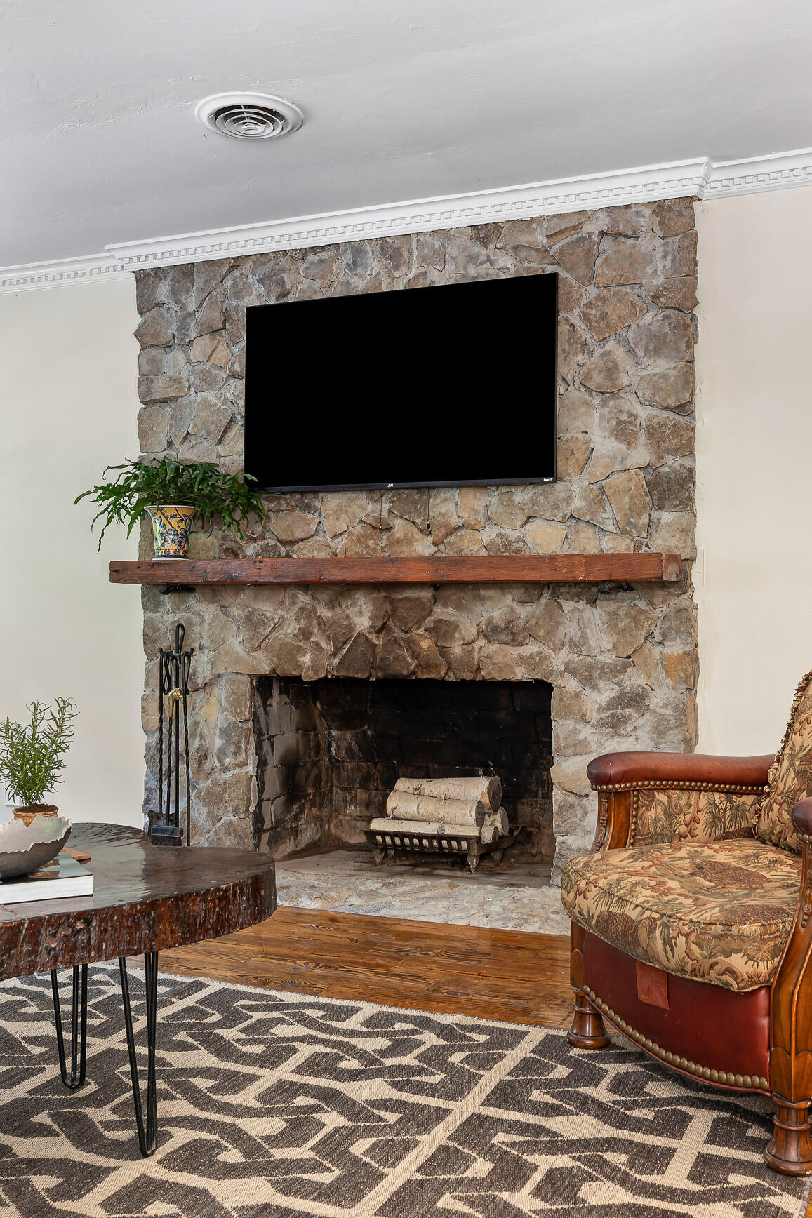 1211 Cinderella Road