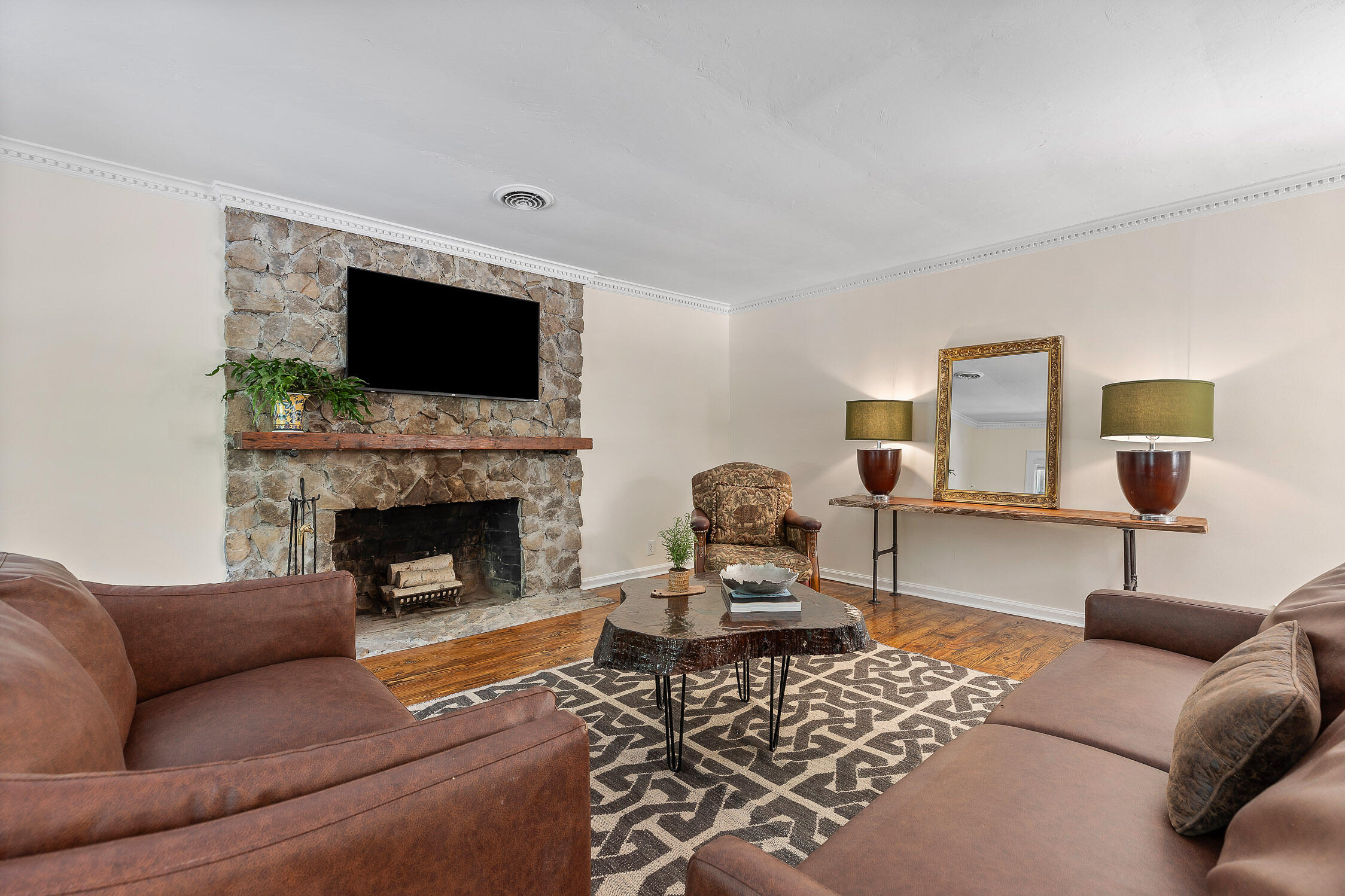 1211 Cinderella Road