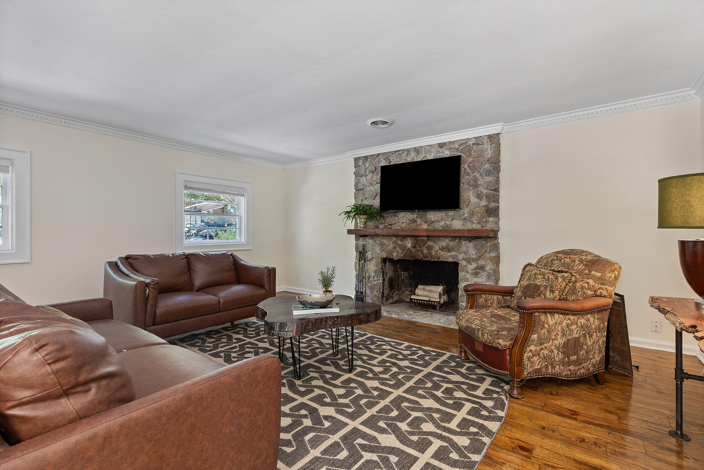 1211 Cinderella Road