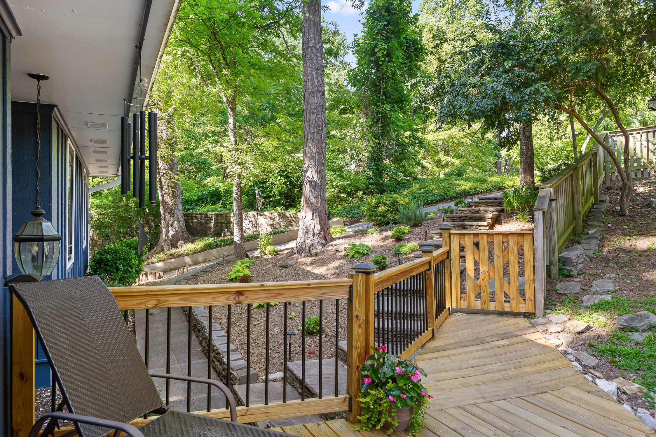 795 Cherokee Ln