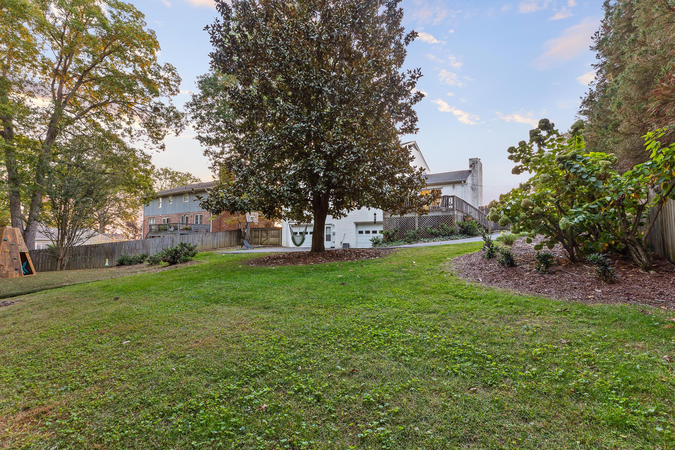 315 N Palisades Dr