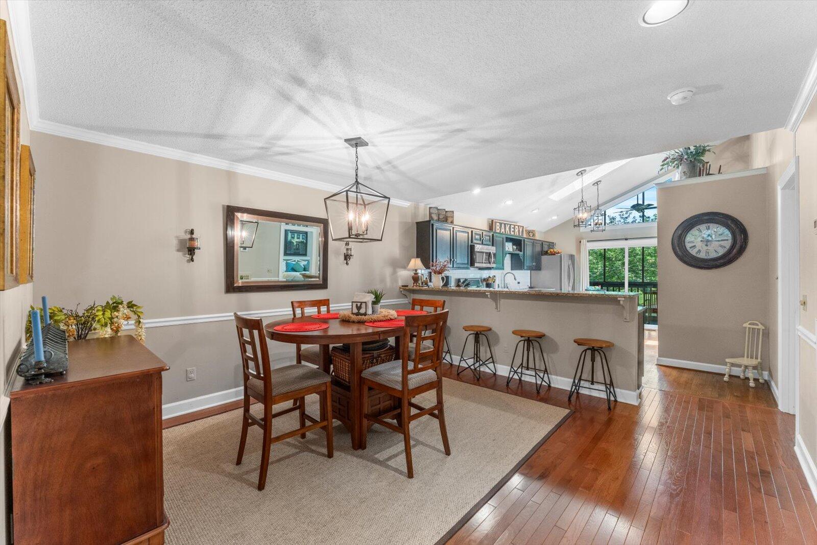 1623 Taft Highway