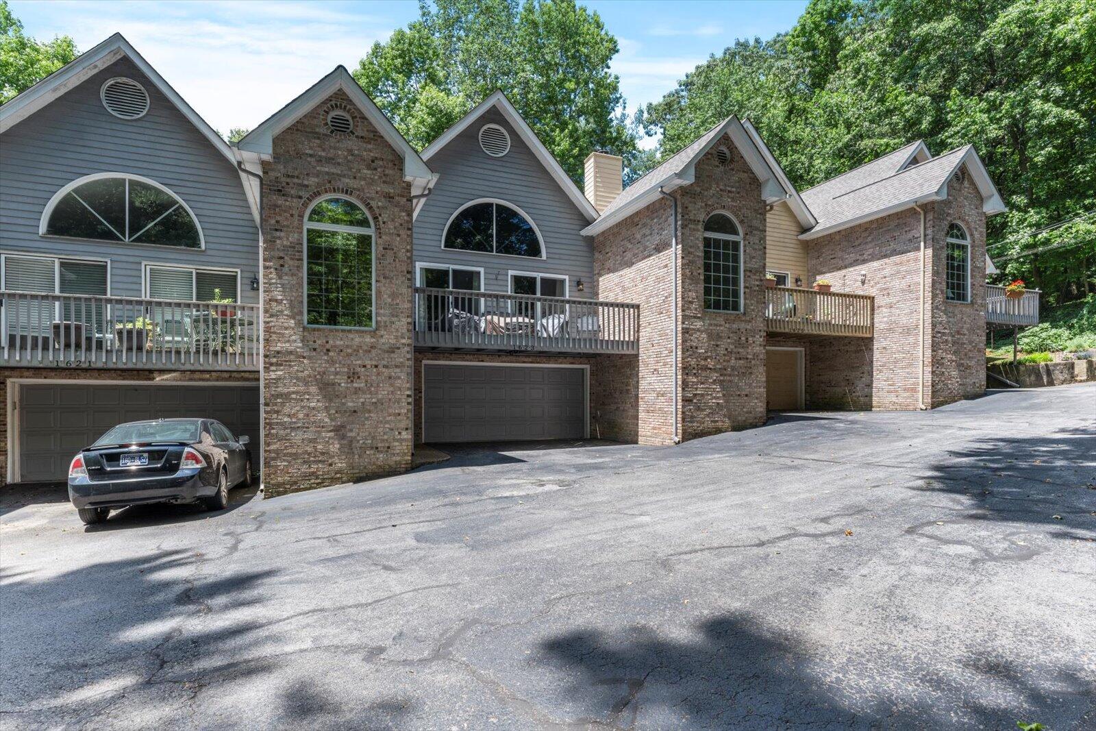 1623 Taft Highway
