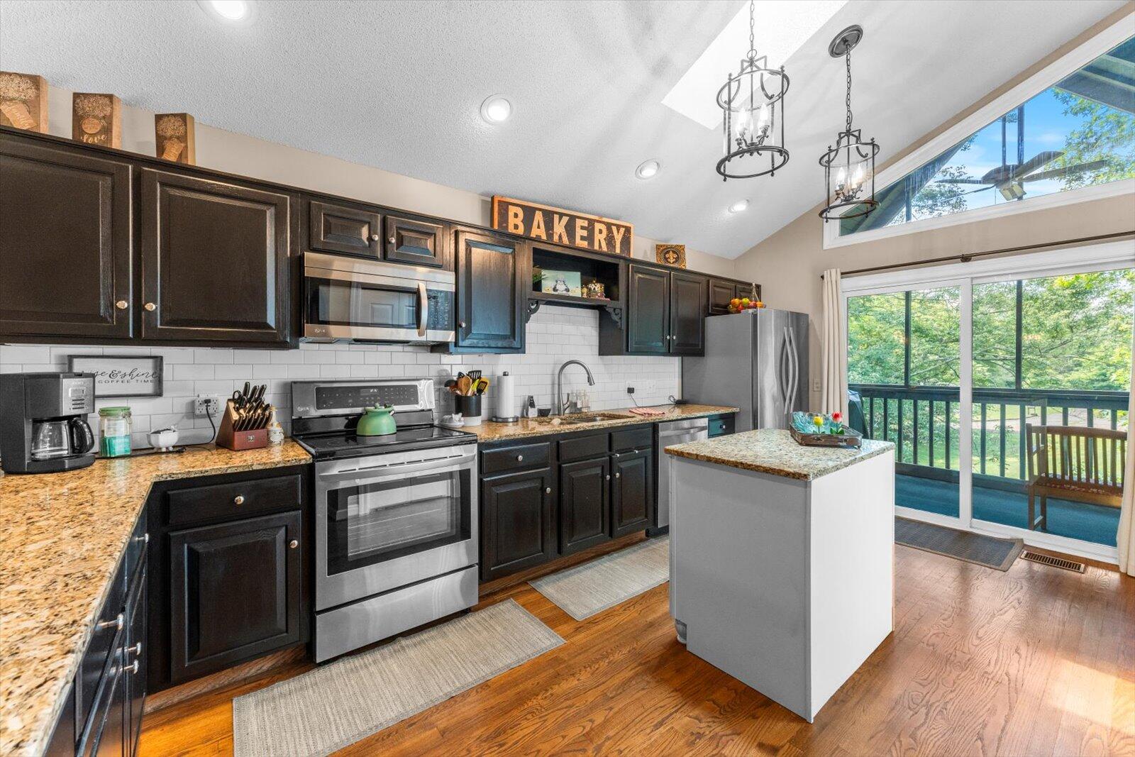 1623 Taft Highway