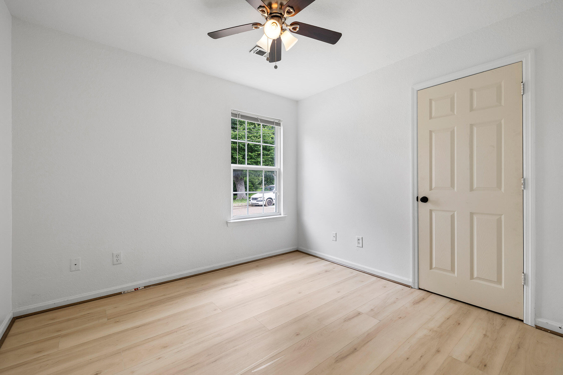 908 Roanoke Avenue