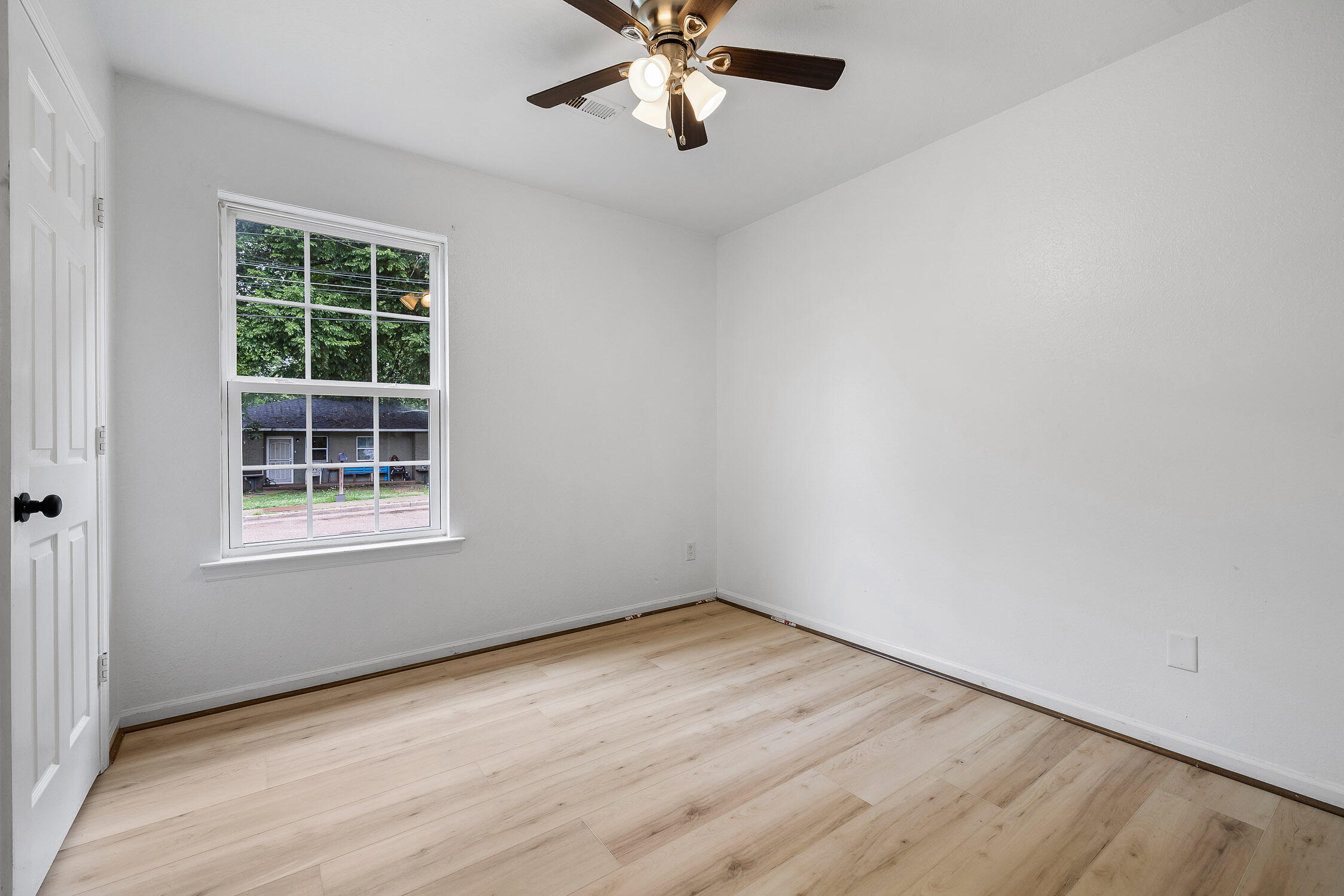 908 Roanoke Avenue