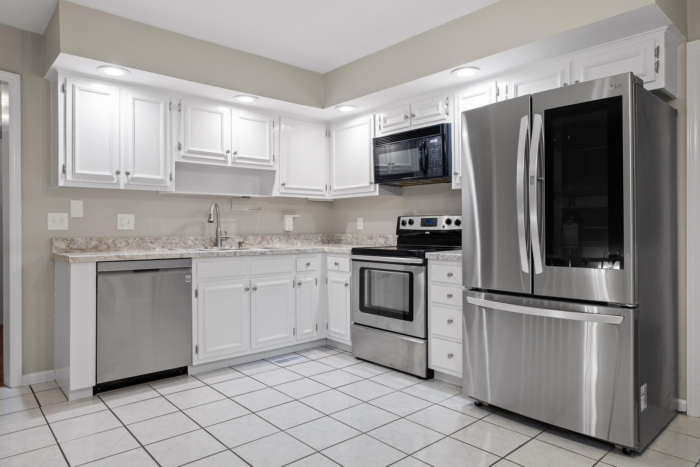 7226 Fairington Circle