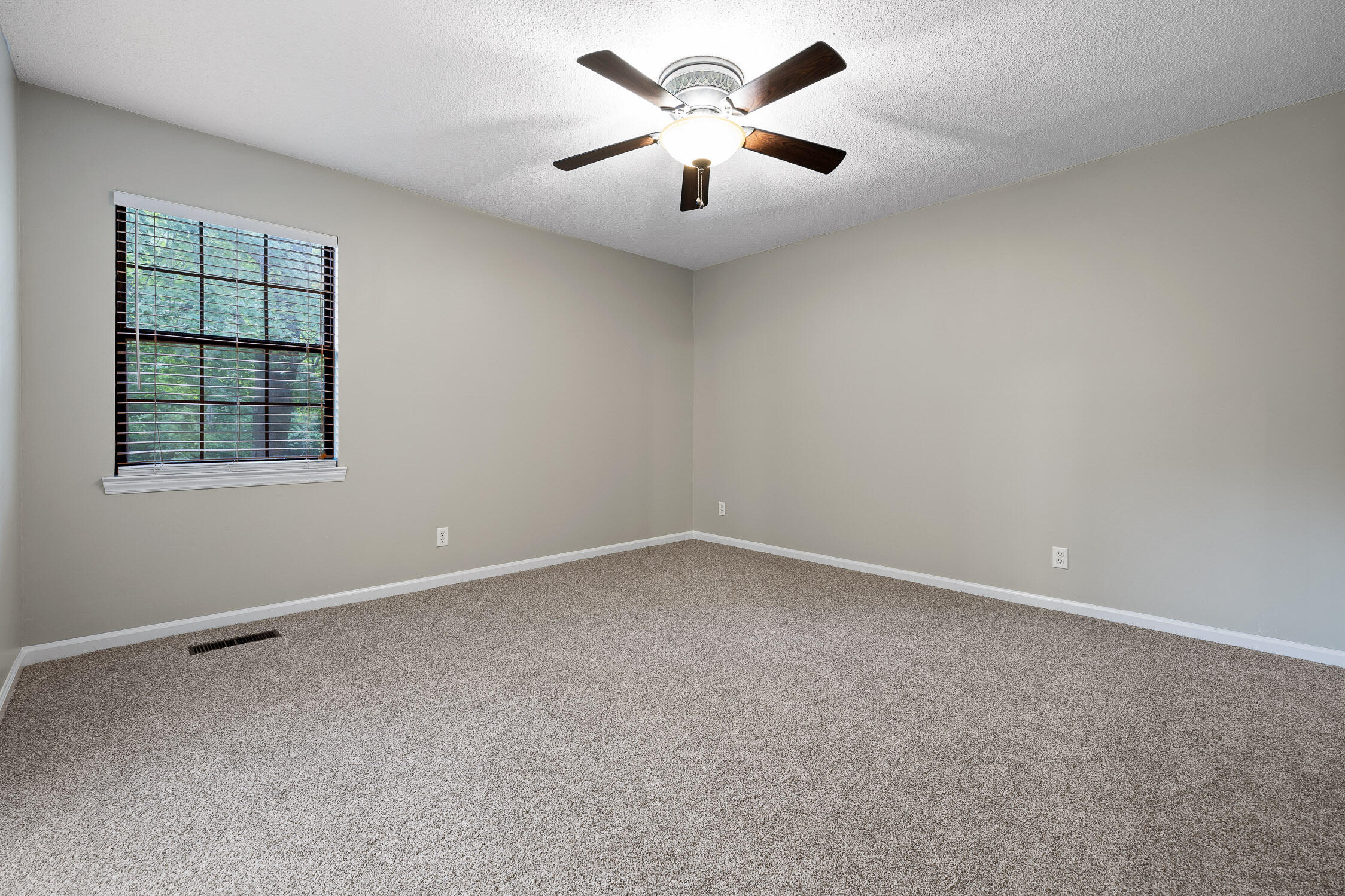 7226 Fairington Circle