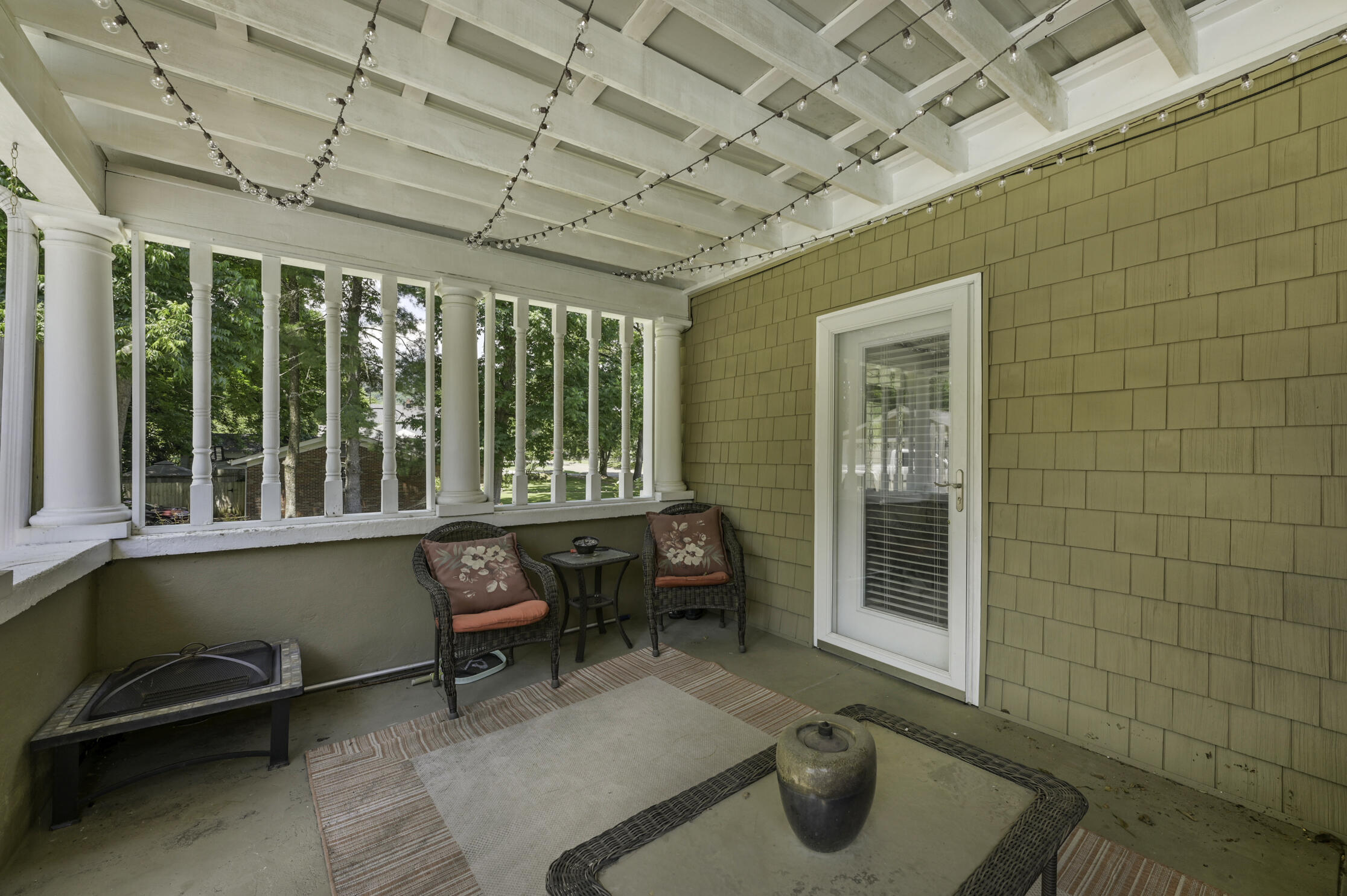 412 Oak Avenue
